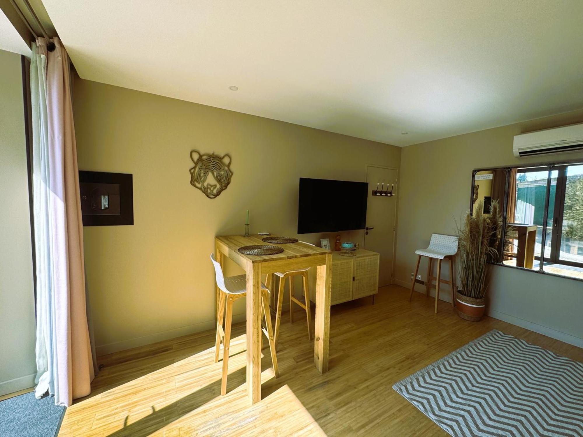 Le Dix - Classic Room - Vallabrix Proche Uzes Bagian luar foto